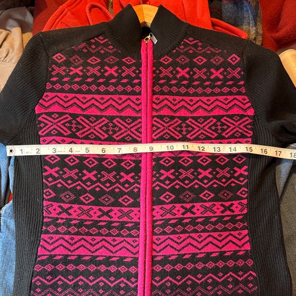 Neve Wool Black and Pink Geometric Zip-up Sweater - Picture 10 of 11